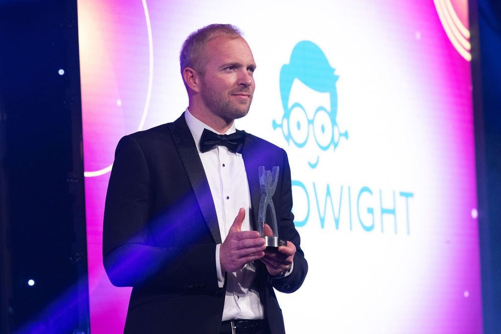 Dries collecting award