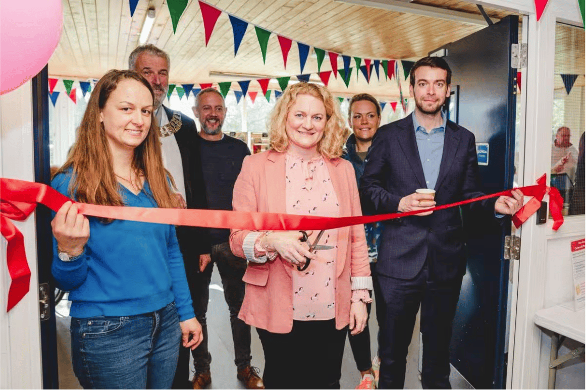Manna Meals Ribbon Cutting