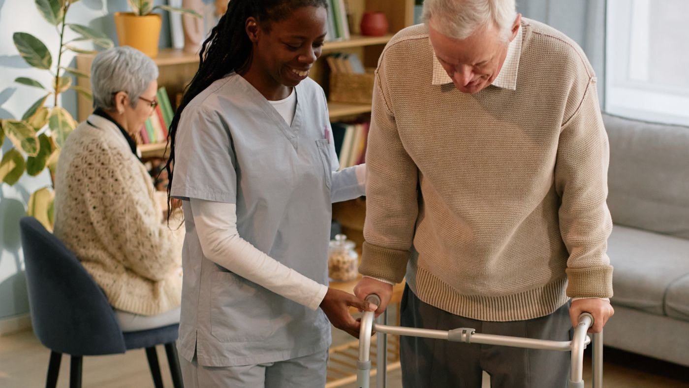 Moving and Handling in the Health and Social Care industry – blog header image