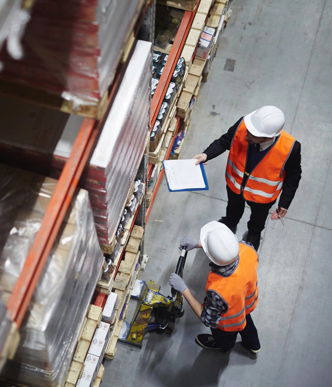 Instructor teaching delegate safer pushing and pulling
