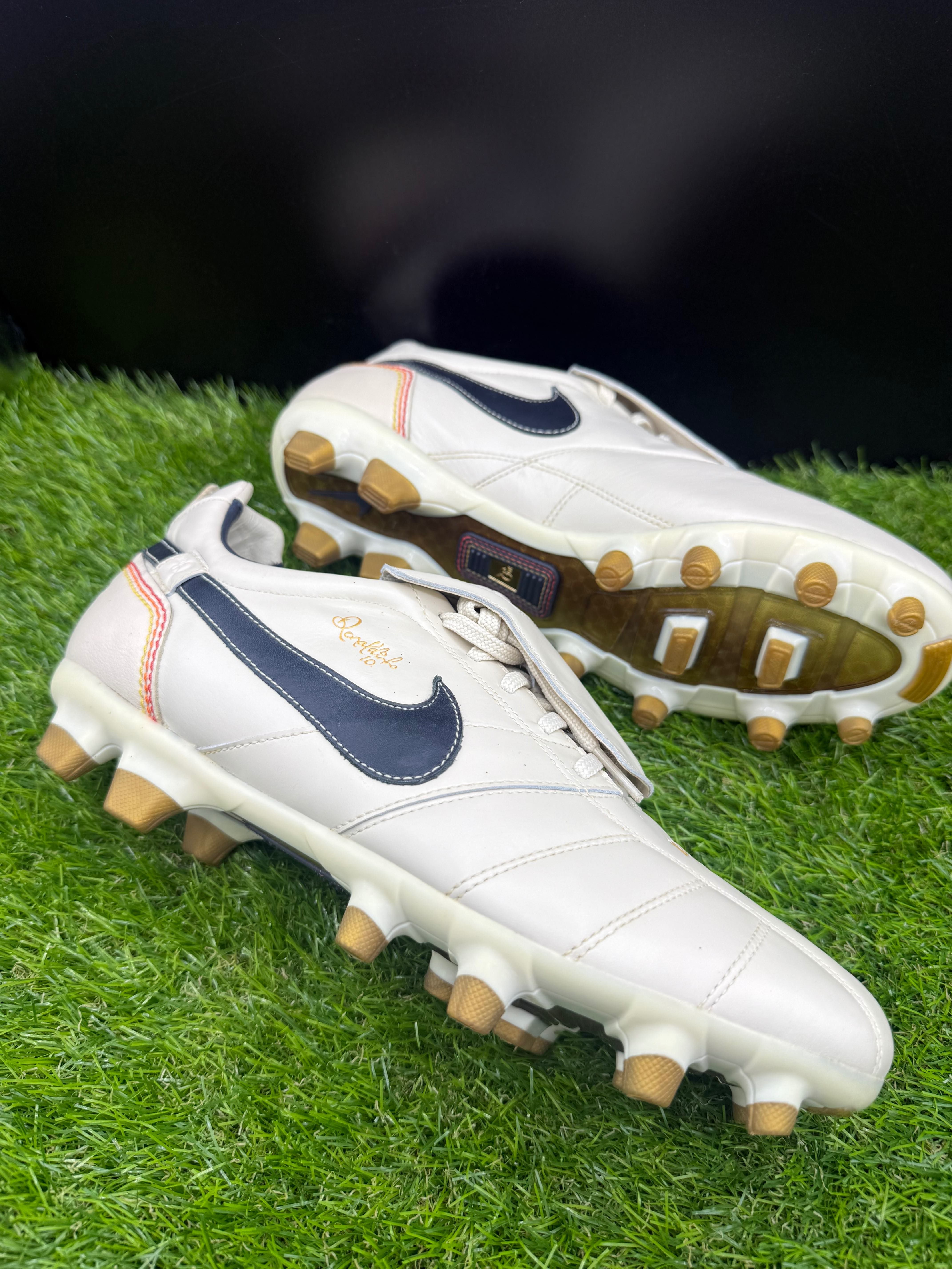 Nike Tiempo Ronaldinho R10 Pearl FG