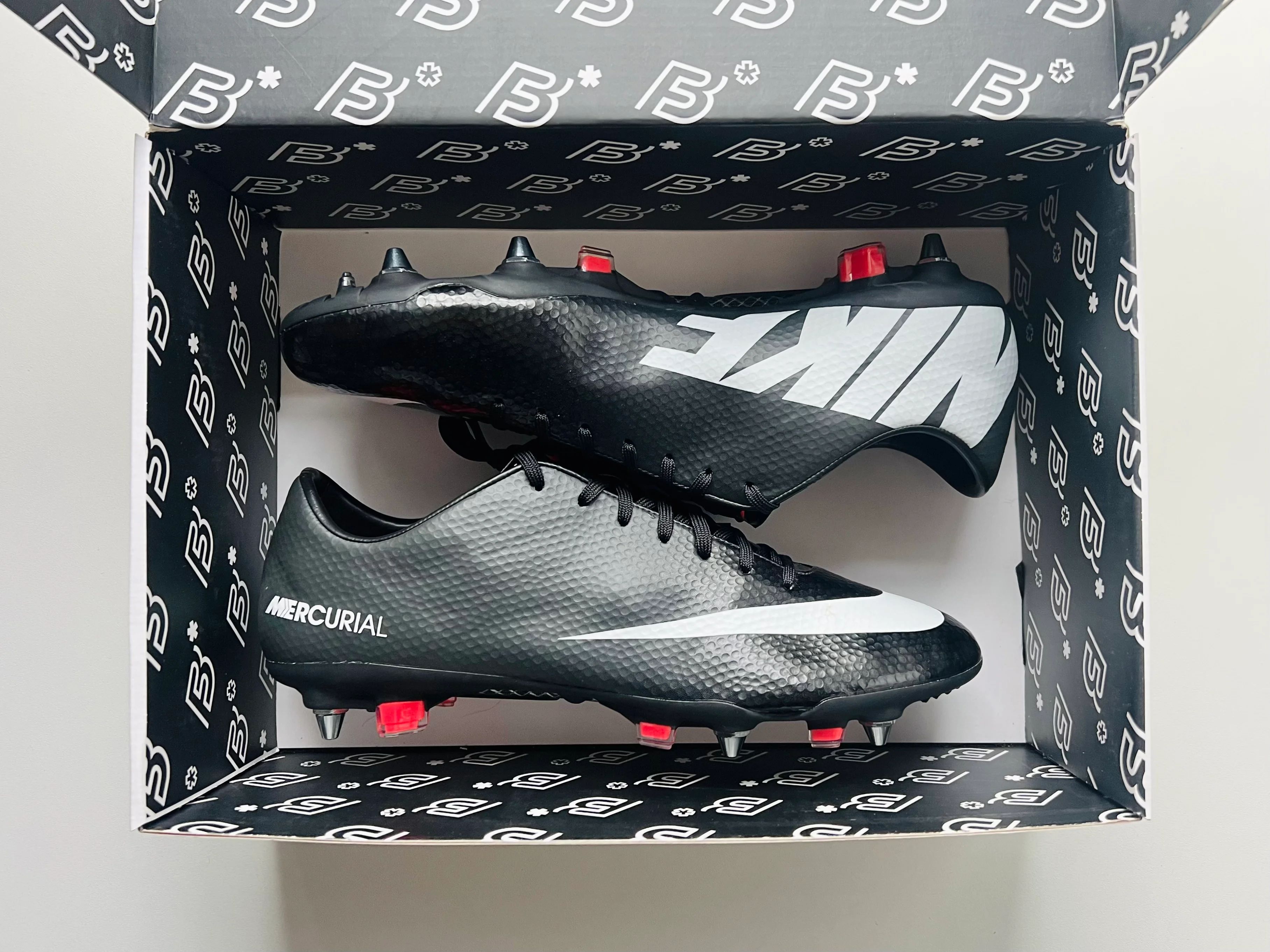 Nike Mercurial Vapor IX ACC SG Pro - Black / Dark Charcoal / Atomic Red / White
