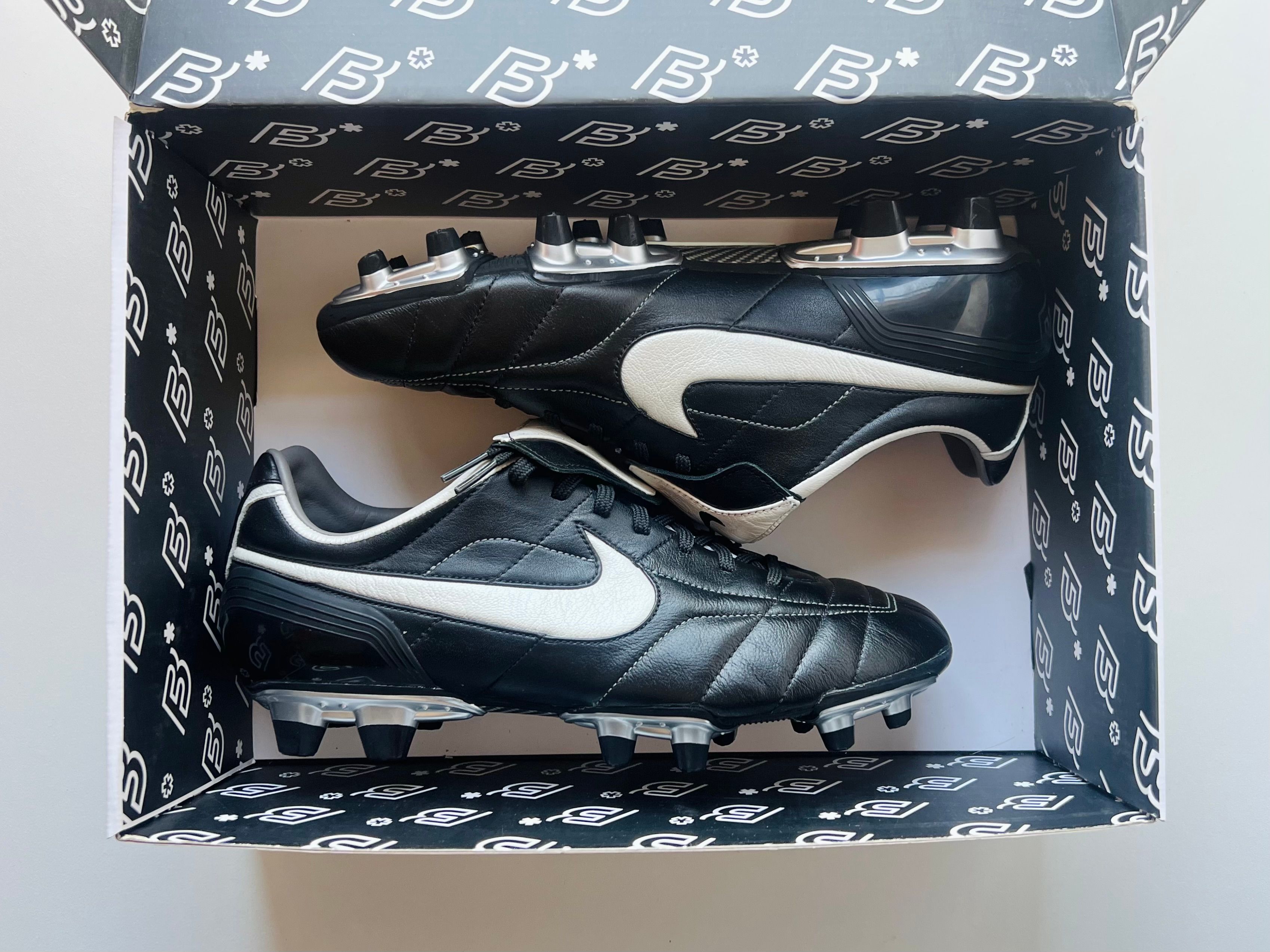 Nike Tiempo Air Legend FG Black / White / Silver