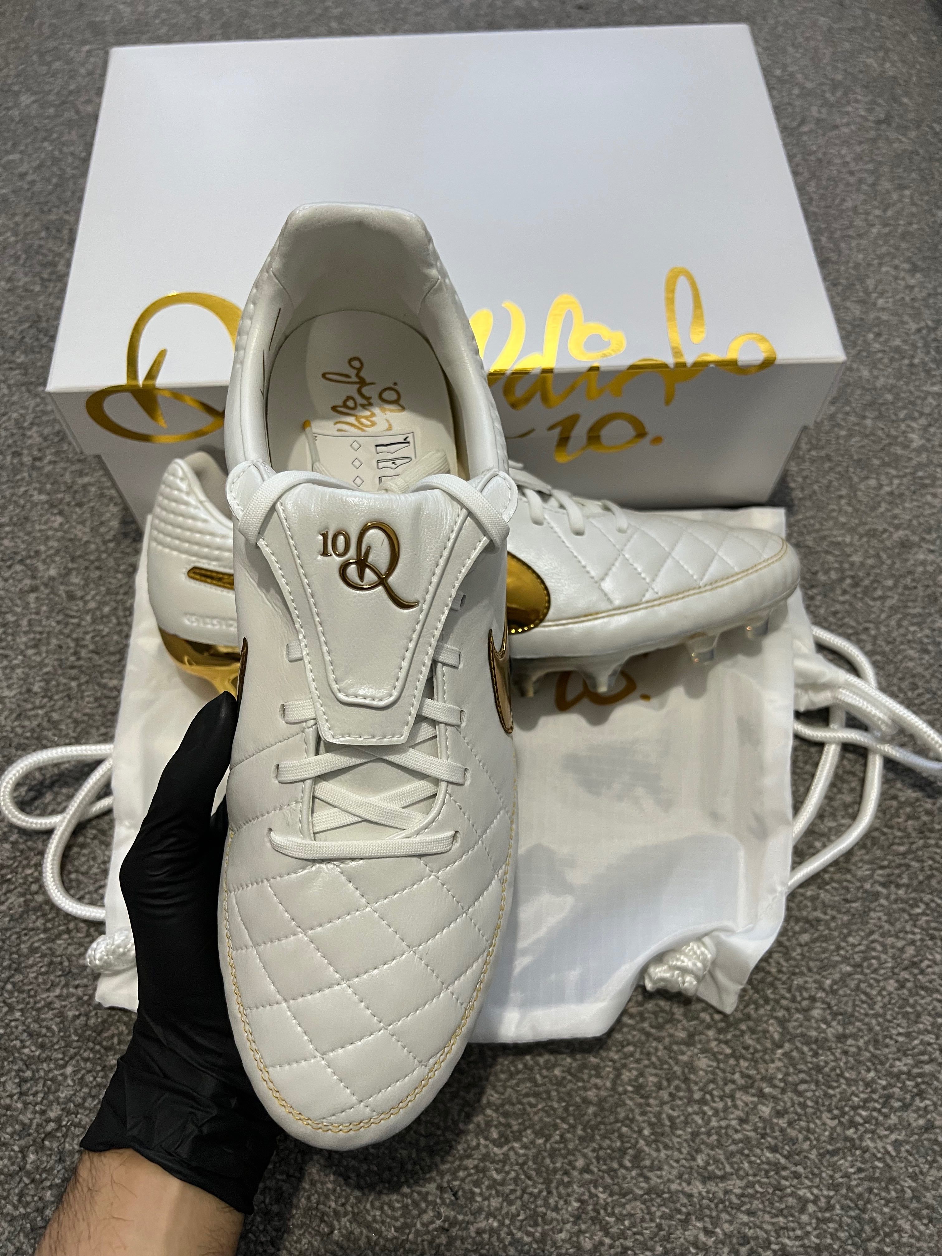 Nike Tiempo Legend X Ronaldinho RGN Edition 