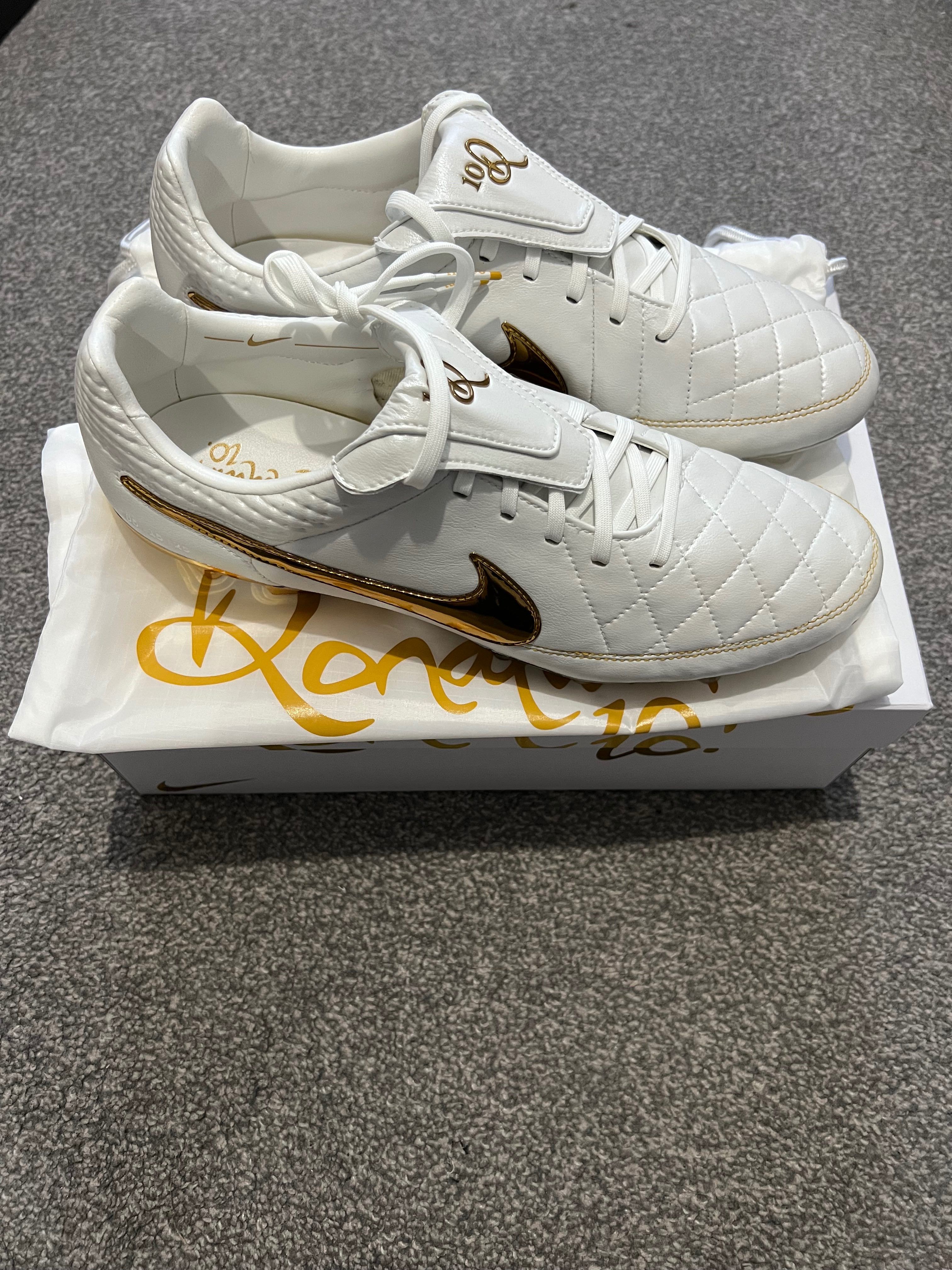 Nike Tiempo Legend X Ronaldinho RGN Edition 
