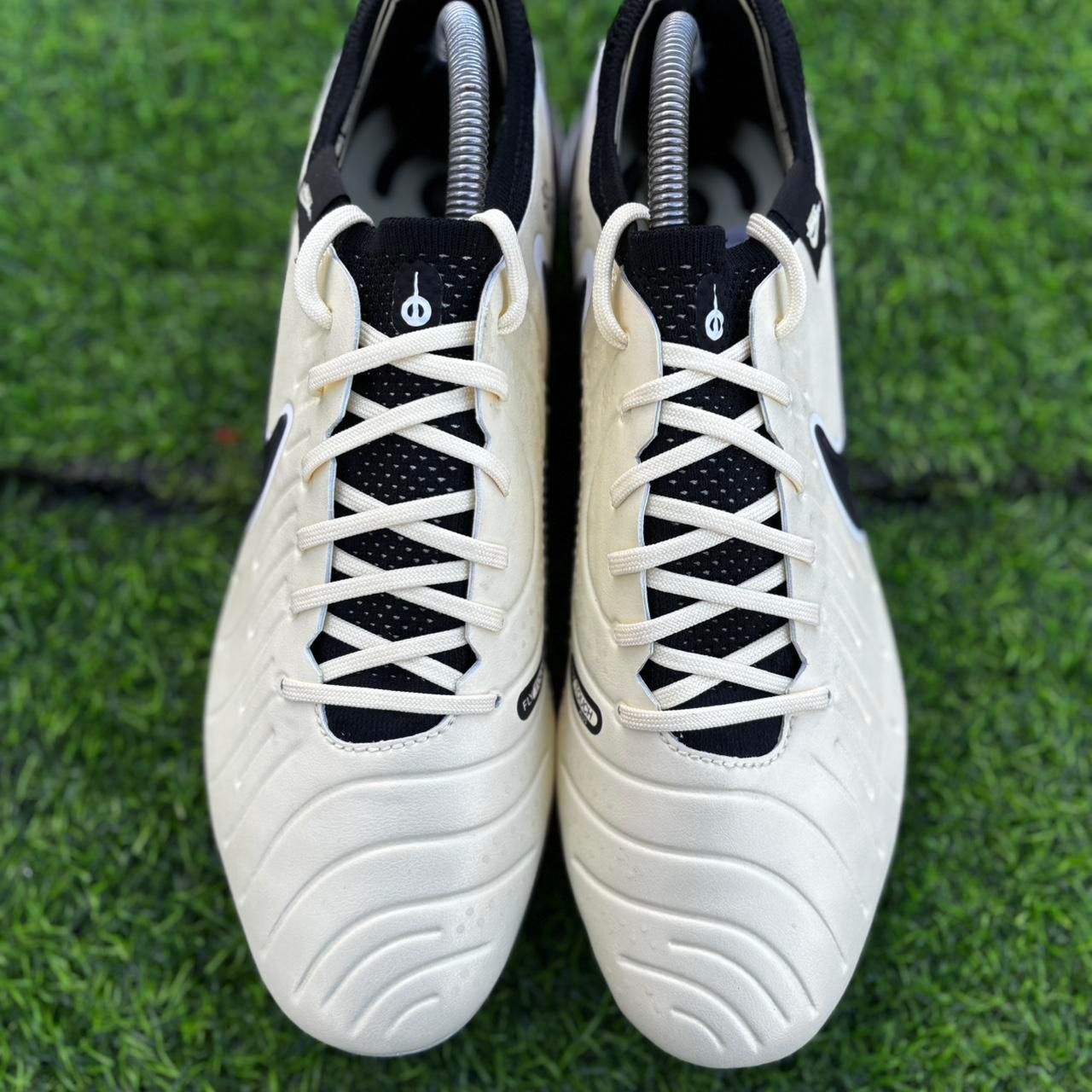 Nike Tiempo Legend 10 Elite SG Football Boots –Size 9