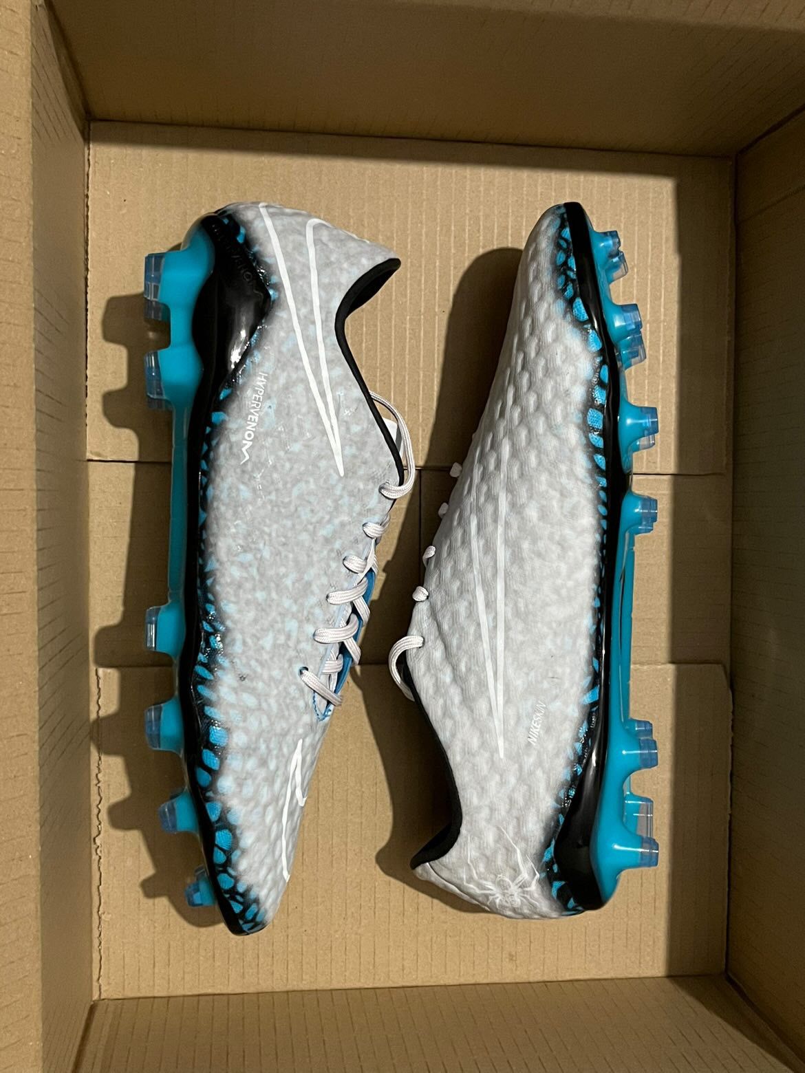 NIKE HYPERVENOM PHANTOM FG REGEN HYDRA