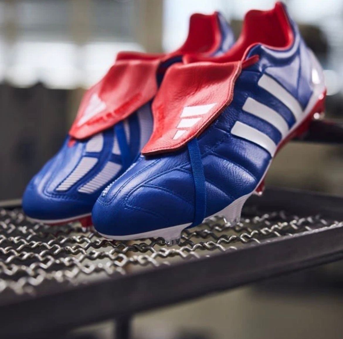 Predator Mania Blue FG MIG