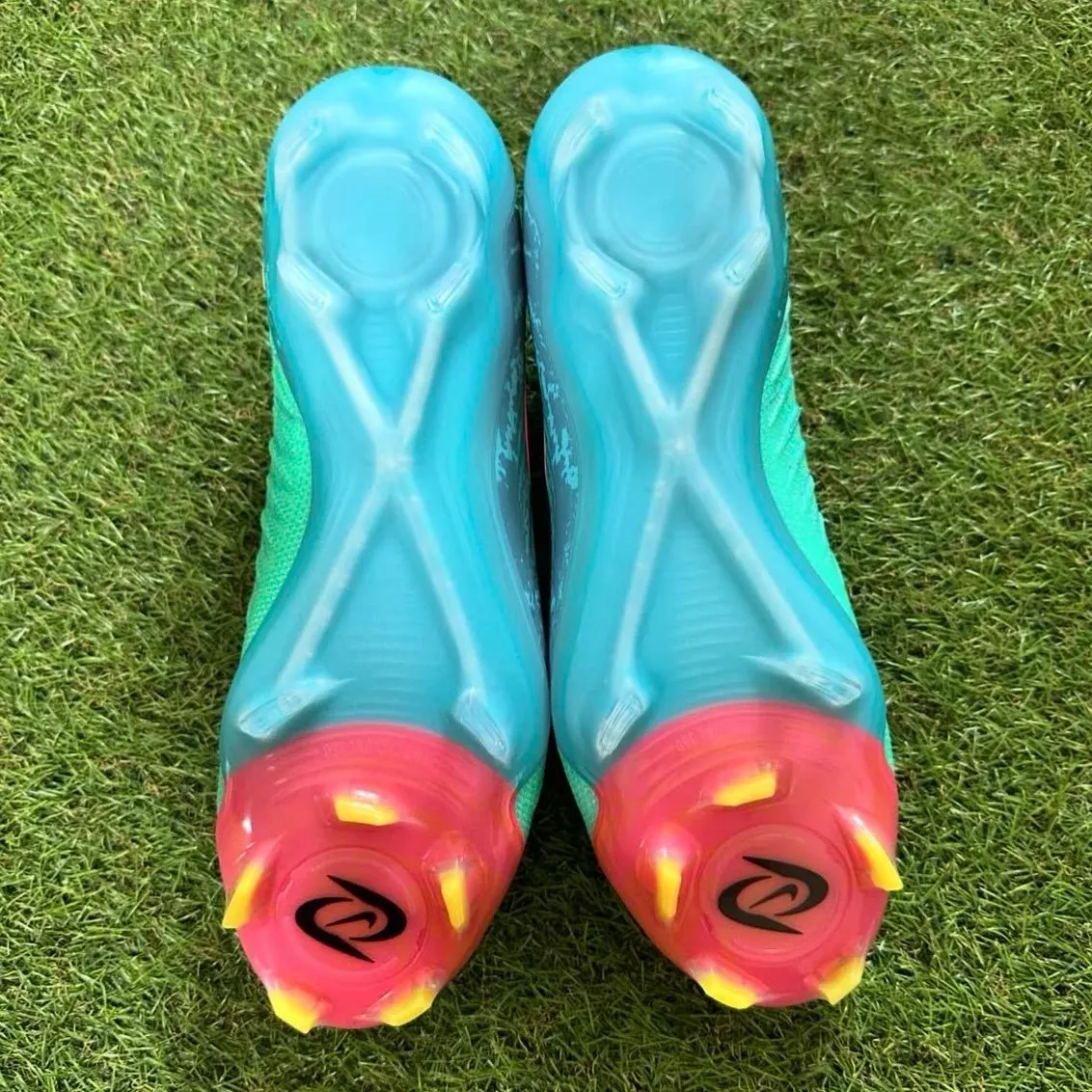 Nike Phantom GX2 Elite LV8 FG