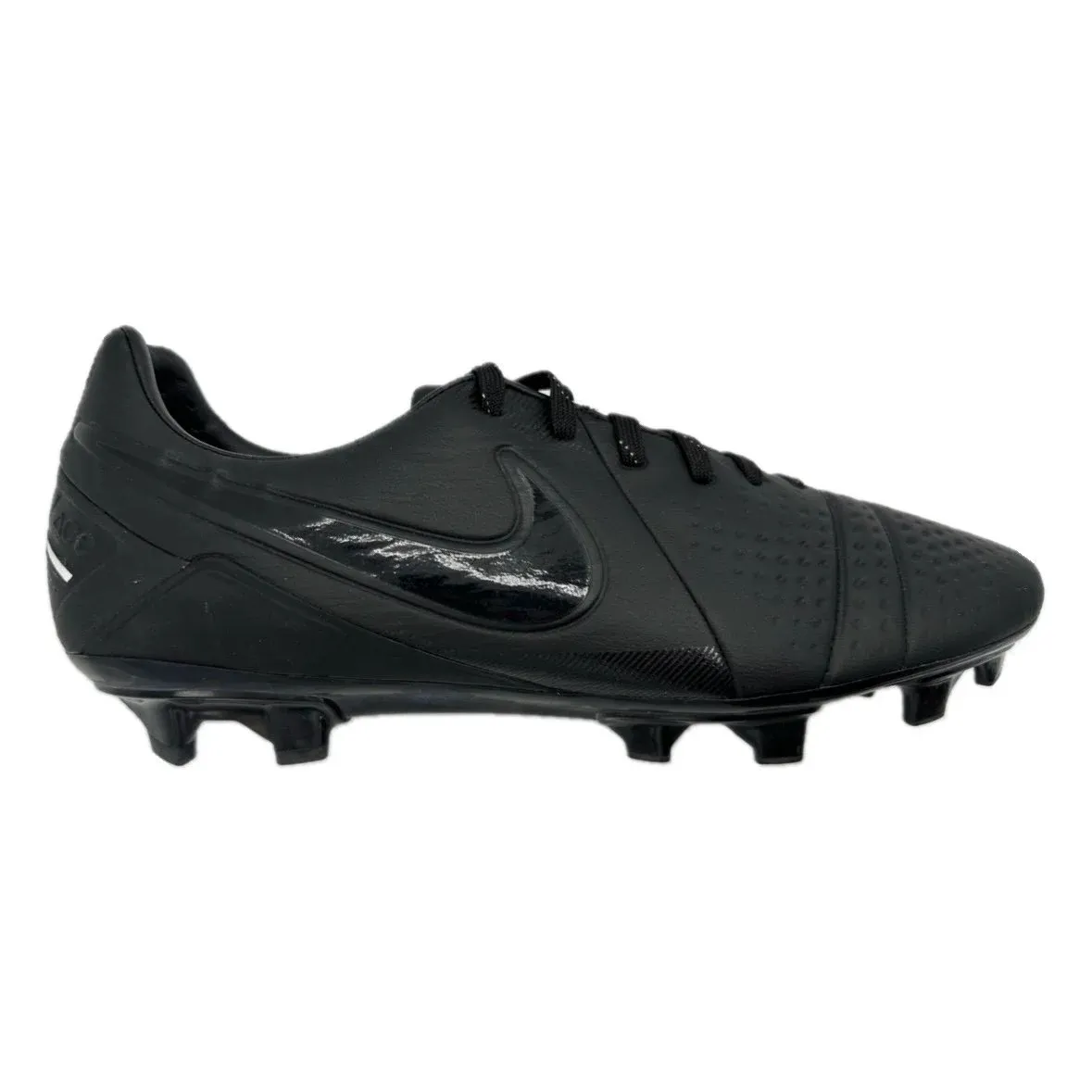 Nike CTR360 Maestri III FG “Lights Out”