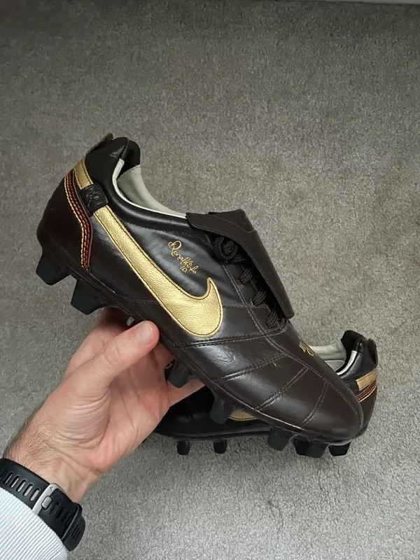 Nike Tiempo Ronaldinho FG
