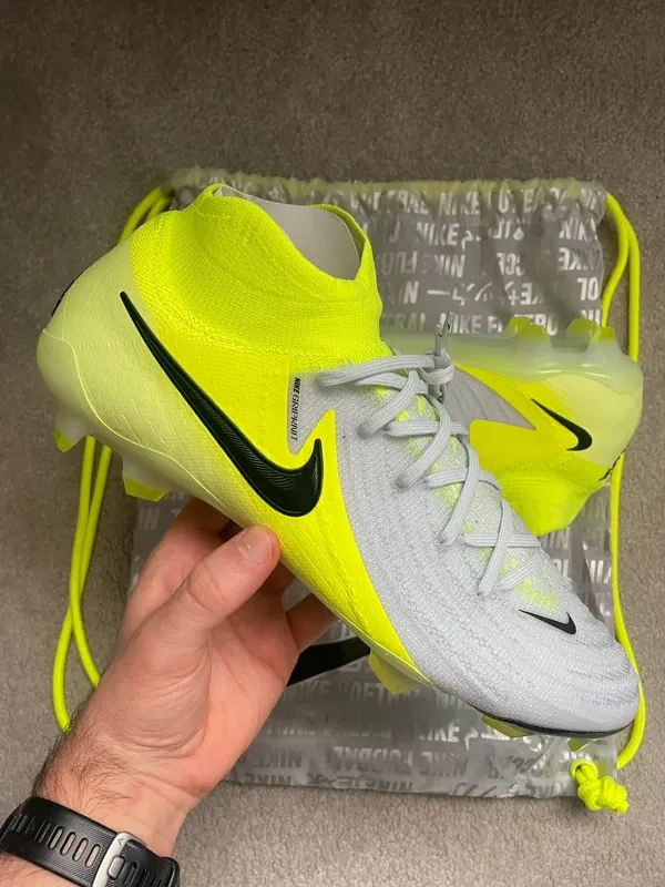 Nike Phantom Luna II Elite FG