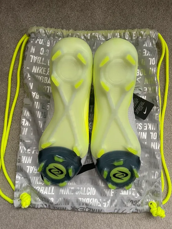 Nike Phantom Luna II Elite FG