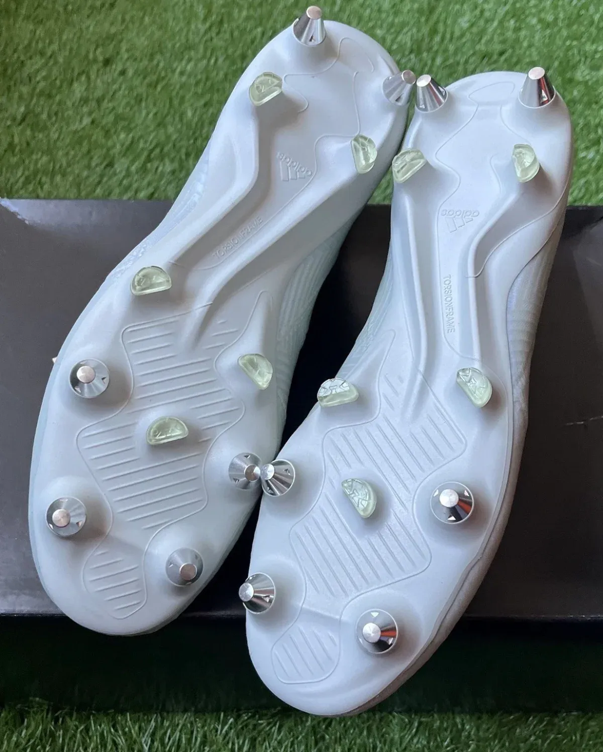 Adidas Nemeziz 18+ SG