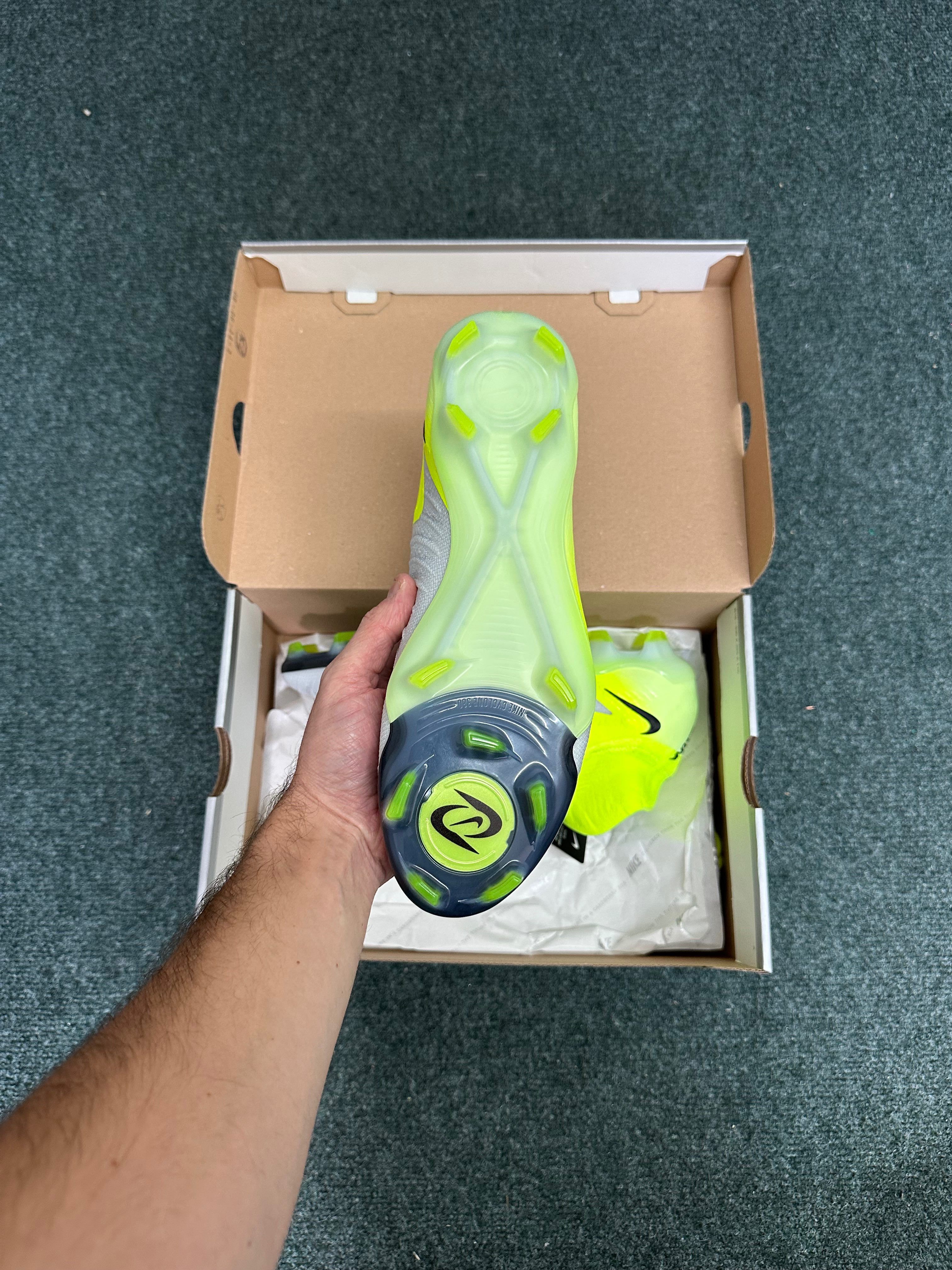 Nike Phantom Luna II Elite FG