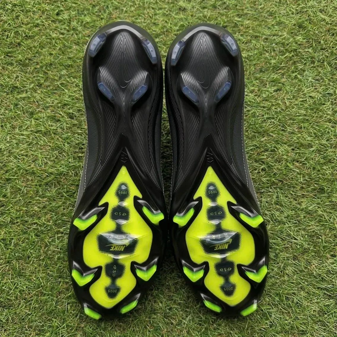 Nike Air Zoom Mercurial Superfly 10 x Air Max 95 Elite FG