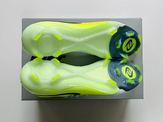 Nike Phantom GX II Elite Mad Voltage Pack