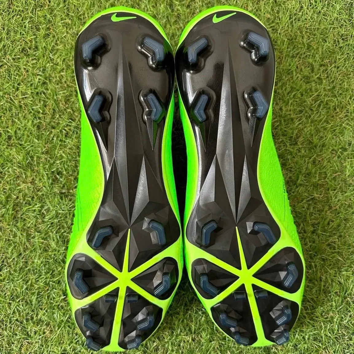 Nike Phantom Venom Elite FG