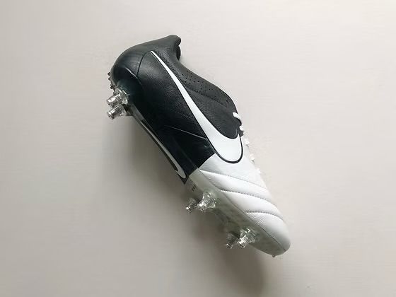 Nike Tiempo Legend IV SG Pro Clash Collection