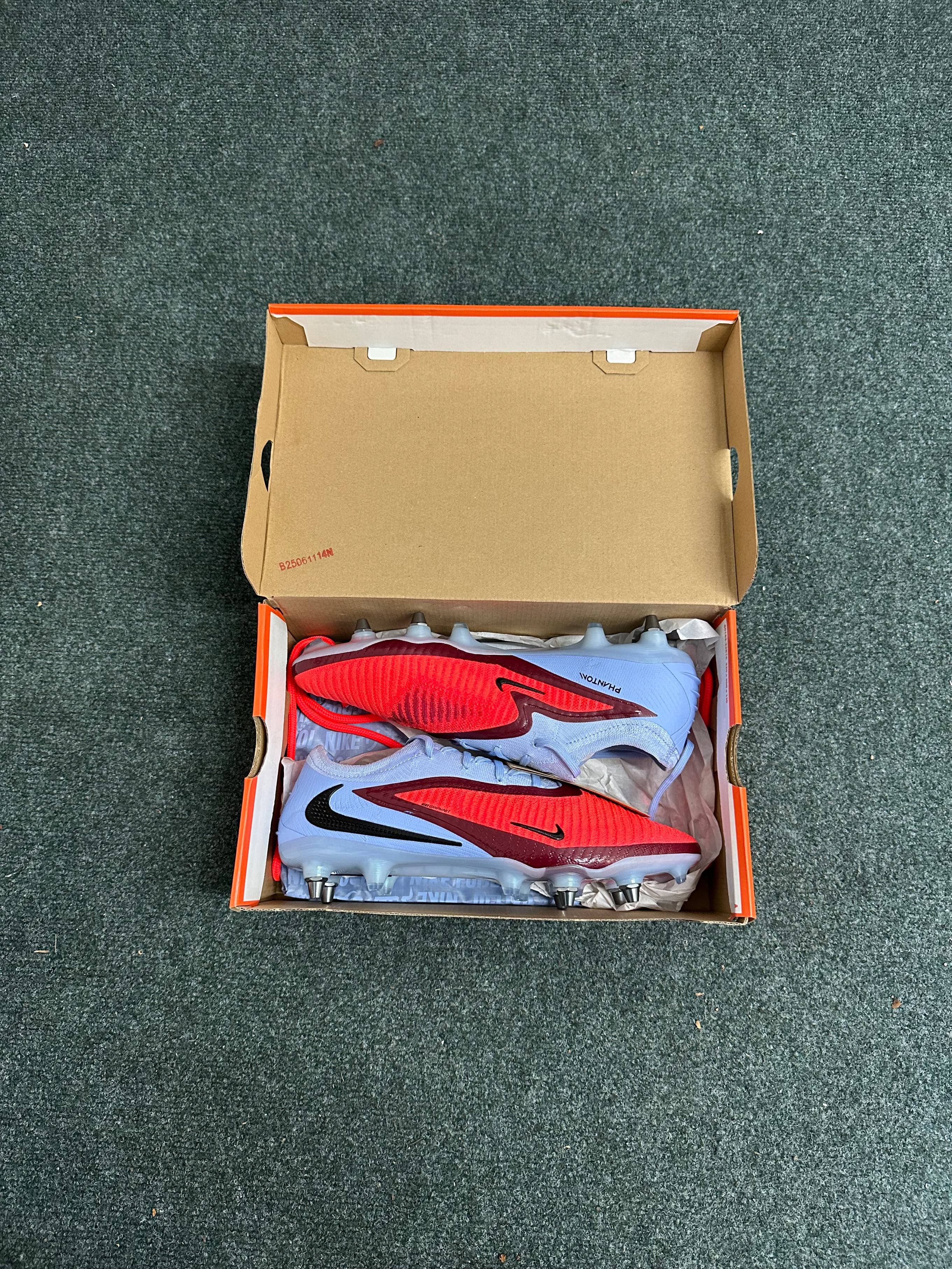 Nike Phantom 6 Low Elite SG Player Edition 