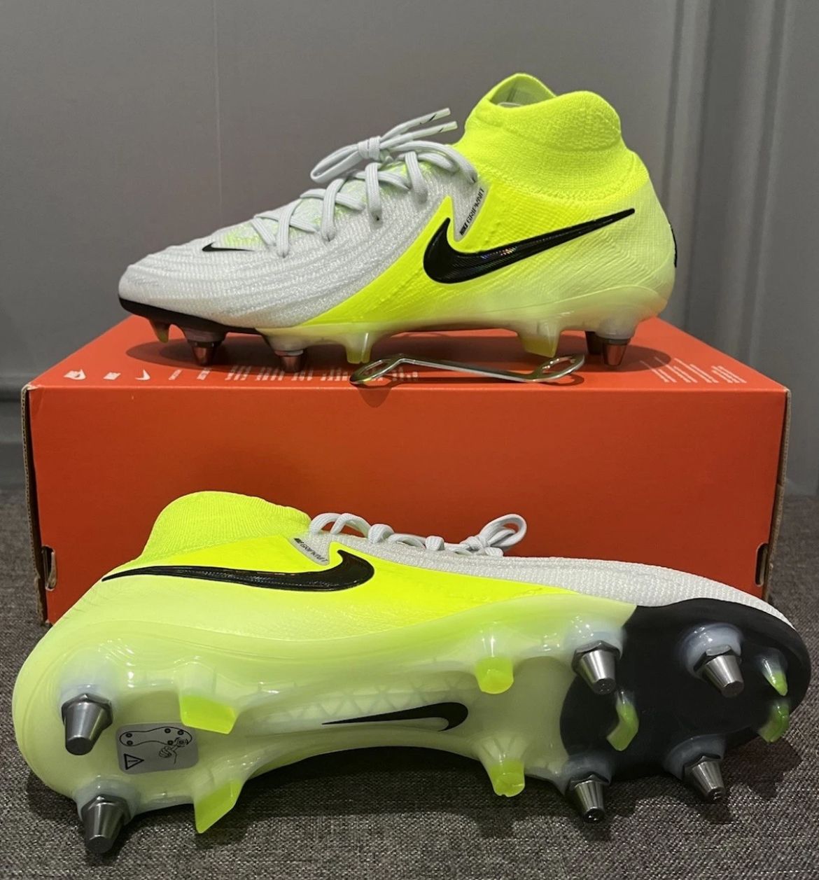 Nike Phantom Luna II Elite SG-PRO Player Edition