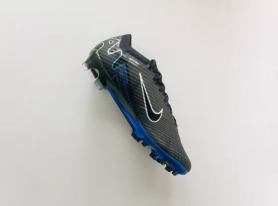 Comes with replacement or original Nike bag and replacement box.