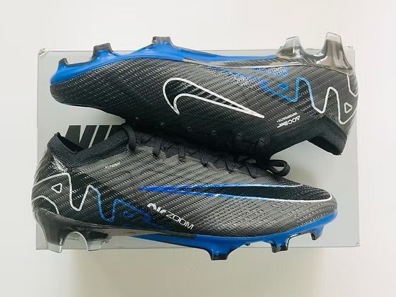 Comes with replacement or original Nike bag and replacement box.