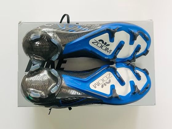 Comes with replacement or original Nike bag and replacement box.