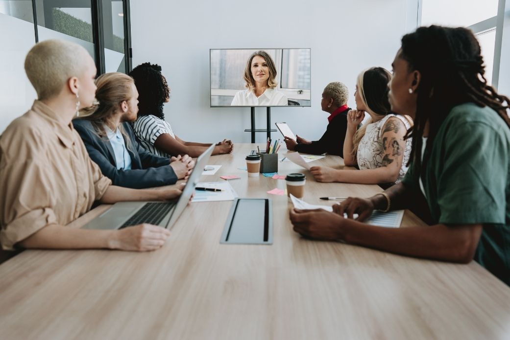 Salle de visioconférence équipée jusqu’à 24 personnes