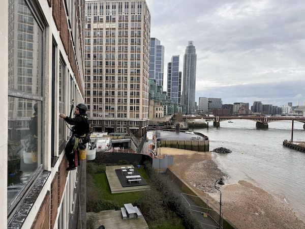 High-Rise Window Cleaning