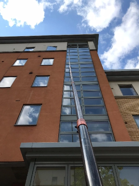 Waterfed Pole Cleaning