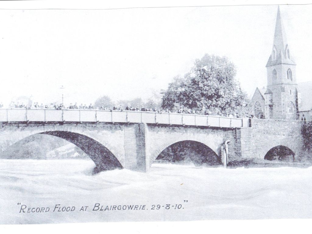 The River Ericht and its Bridges