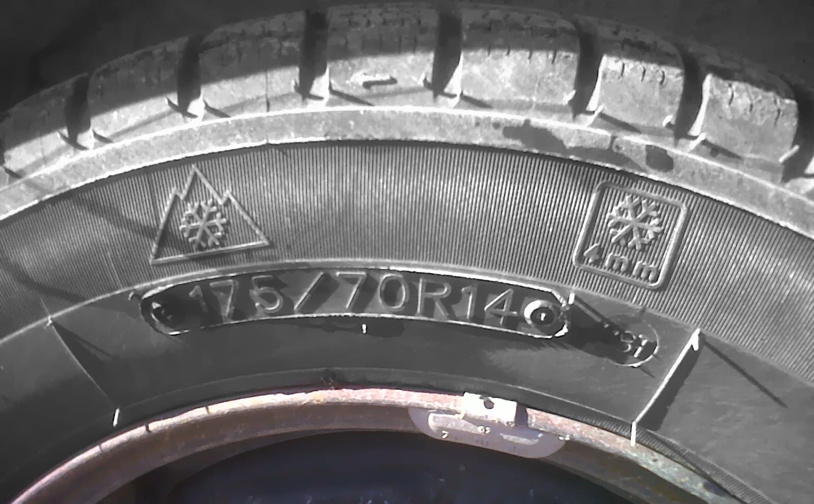 Picture of Winter Tyre Symbols
