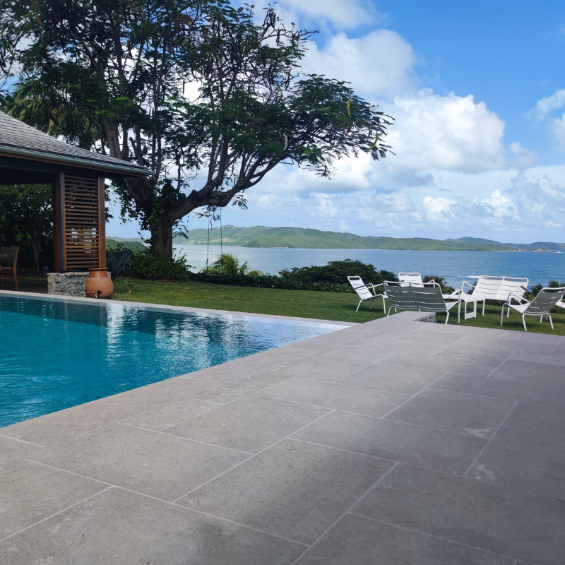 pierre-naturelle-des-templiers-beige-interieur-omstone-caraibes-martinique
