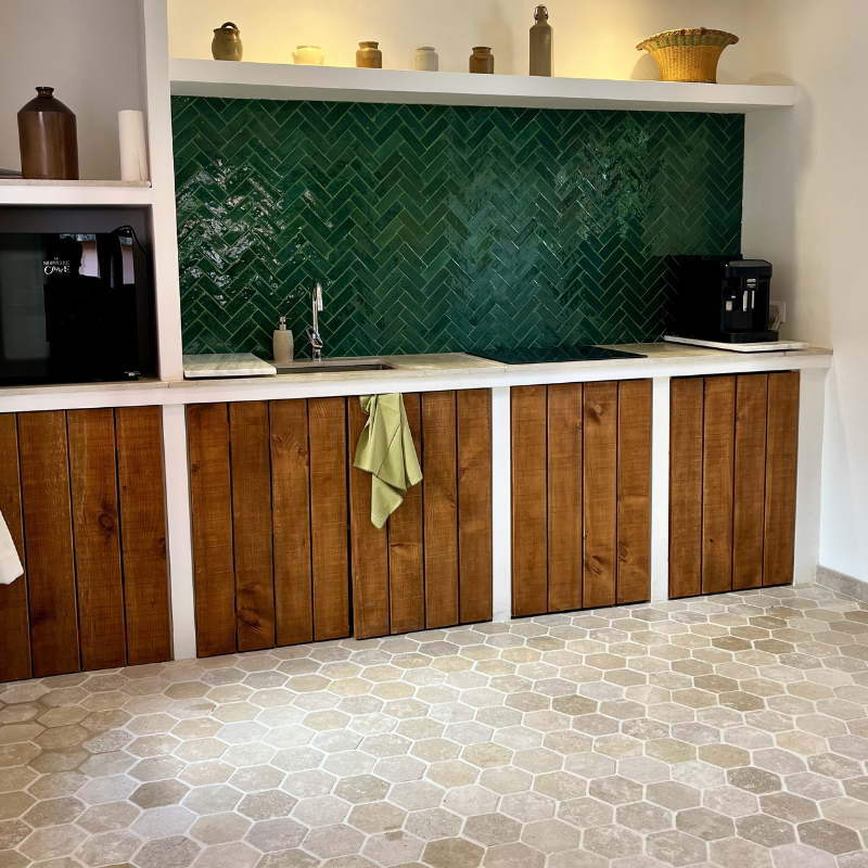pierre-naturelle-des-templiers-beige-marches-omstone-caraibes-martinique