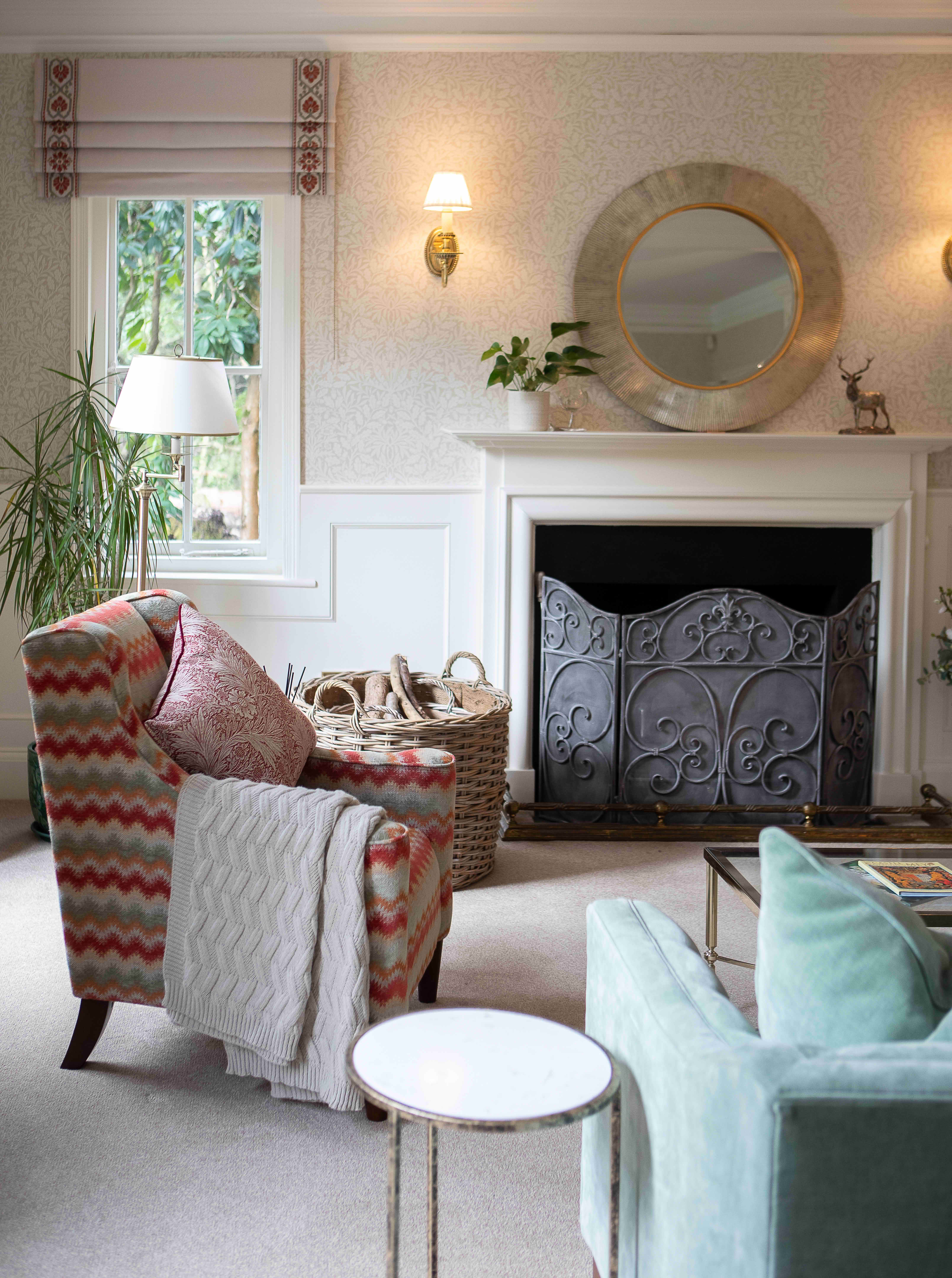 images/projects/Glencote/RenaissanceInteriors_HampshireDrawingRoom_DebbieHare_8.jpg 12