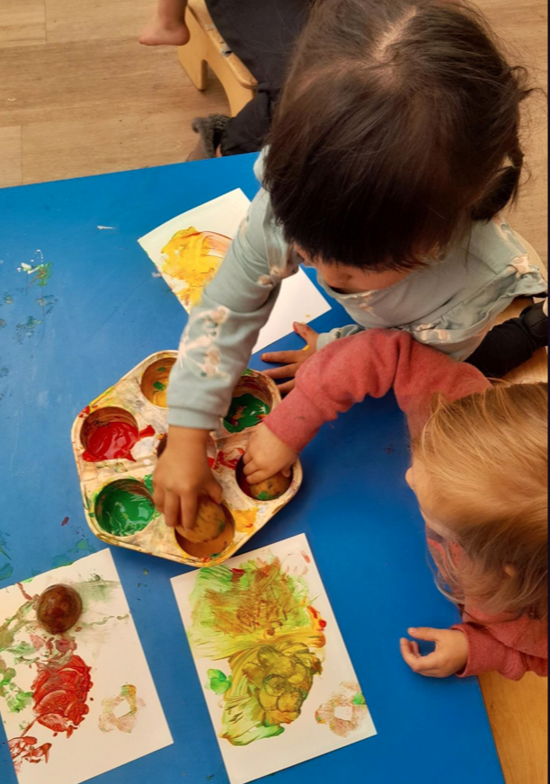 Colour paints