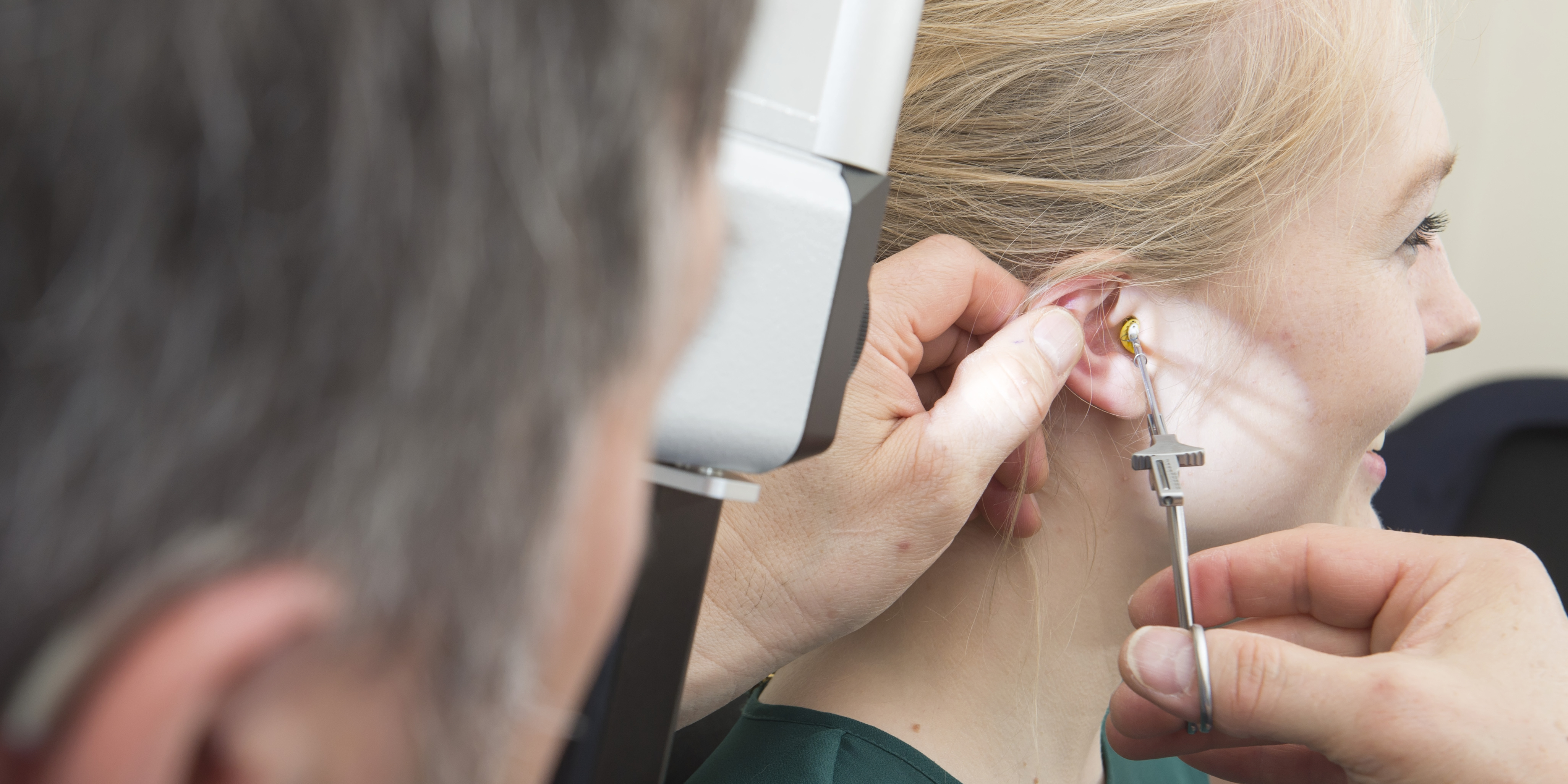 Why Would You Choose a Hearing Aid That Needs Replacing Every 6 Weeks?
